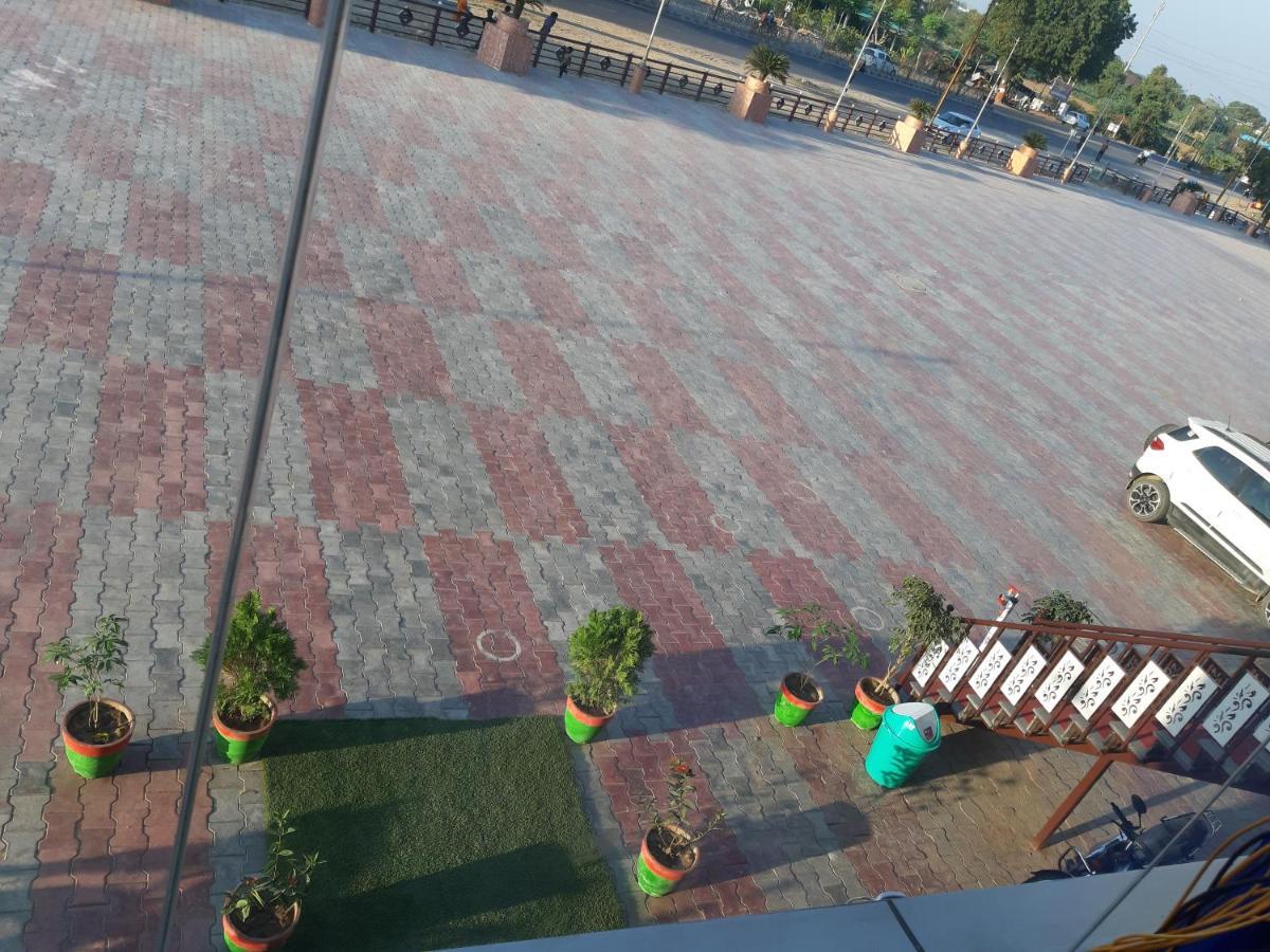Hotel The Grand Piano - Best Business Hotel In Patan Luaran gambar