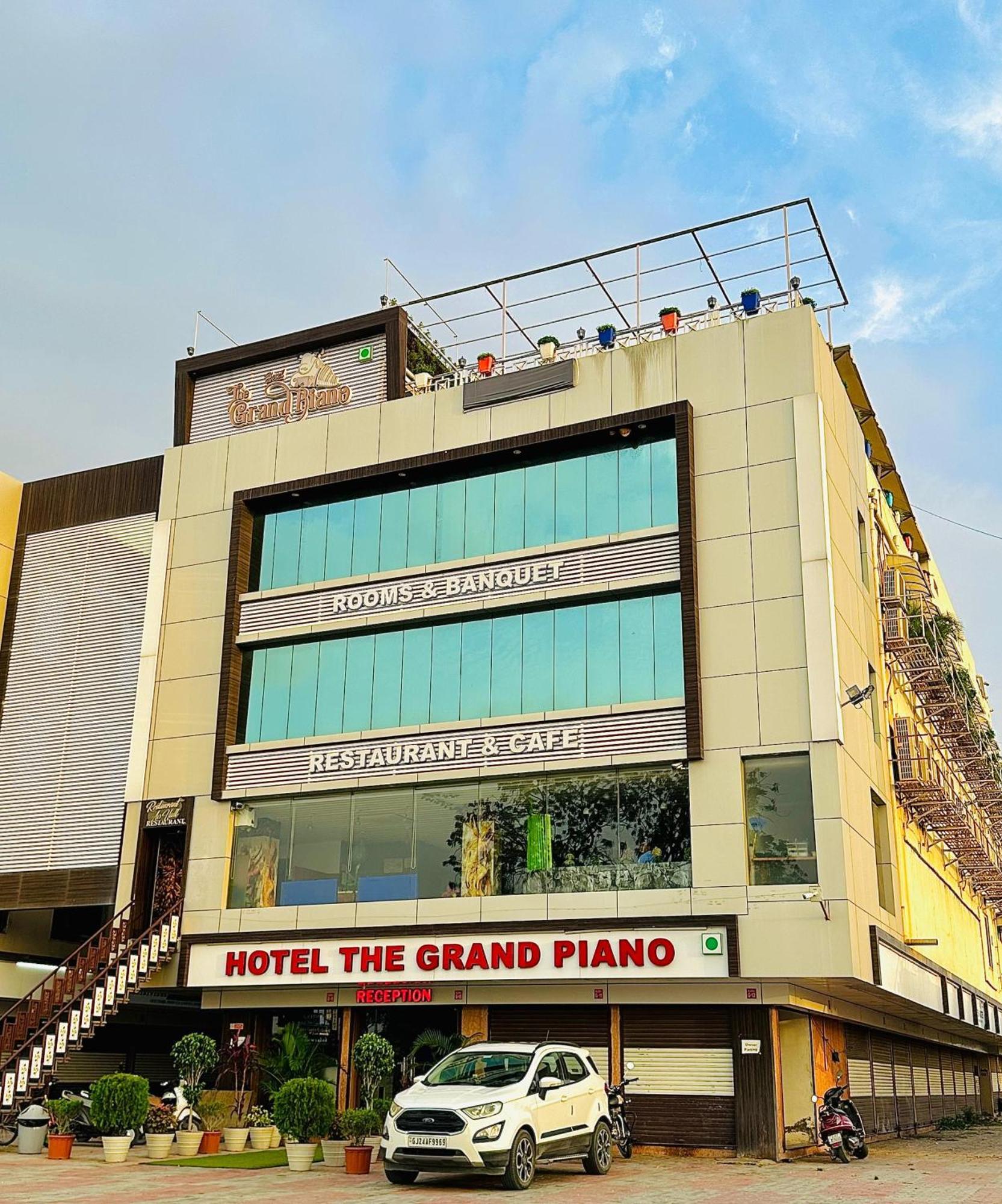 Hotel The Grand Piano - Best Business Hotel In Patan Luaran gambar