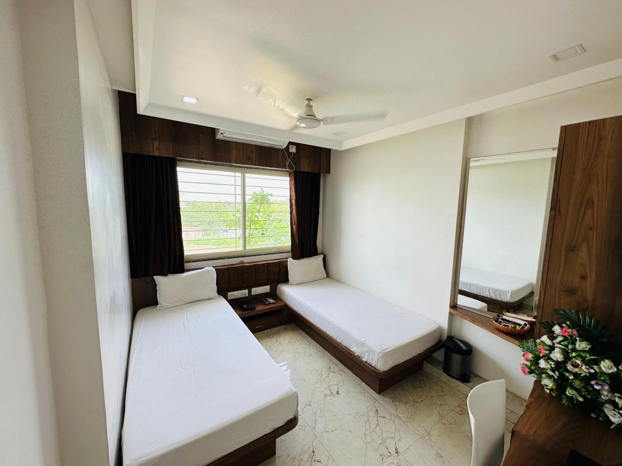 Hotel The Grand Piano - Best Business Hotel In Patan Luaran gambar