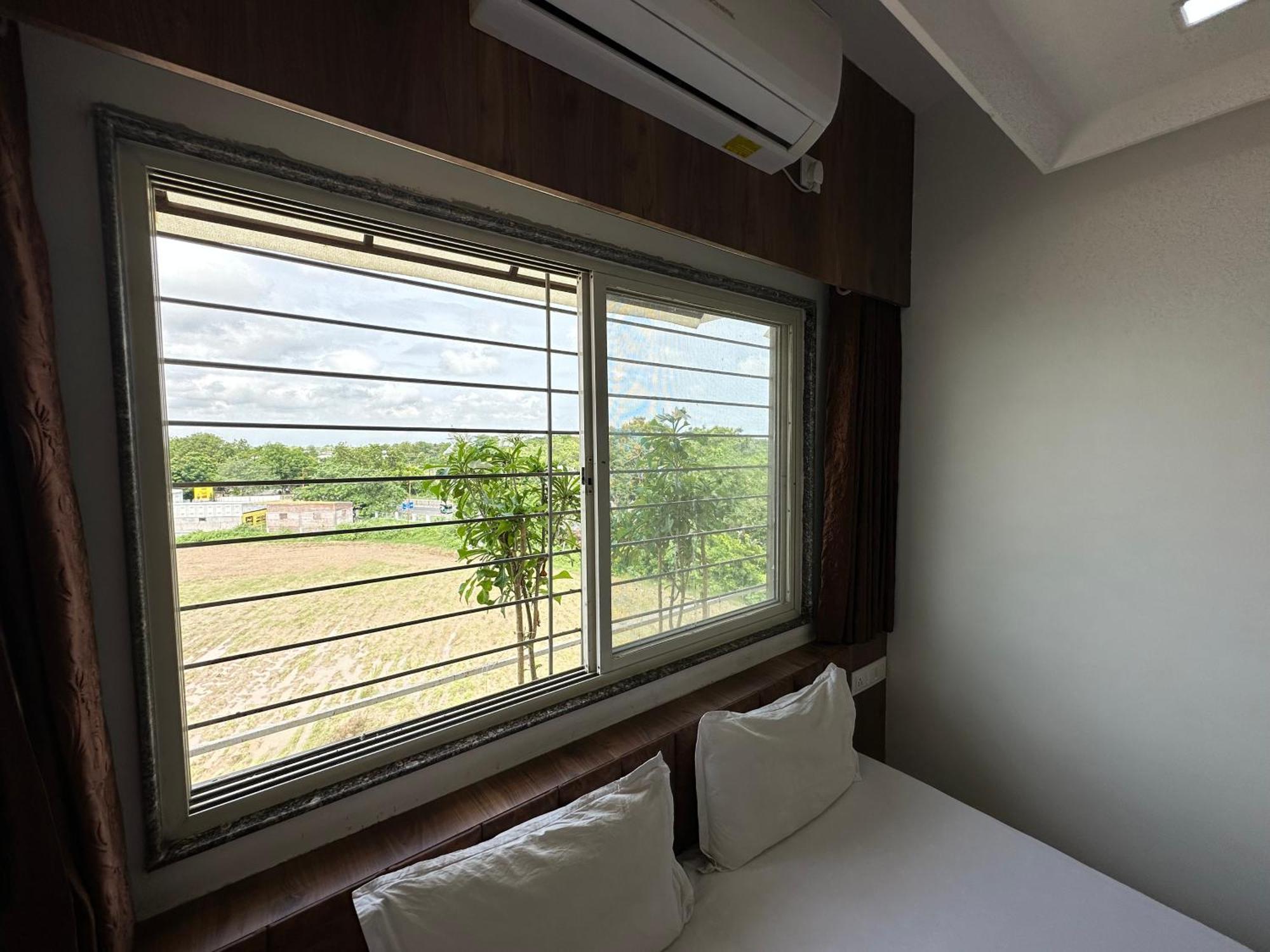 Hotel The Grand Piano - Best Business Hotel In Patan Luaran gambar